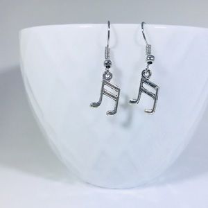 🎼 Silver Musical Note Charm Earrings